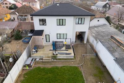 Casă cu 7 camere cu Teren 1250 Mp în Vladimirescu - 12