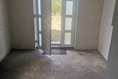 Casă cu 4 camere în Exterior Vest