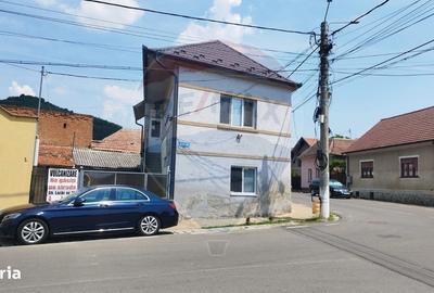Casă cu 3 camere în Central - 1