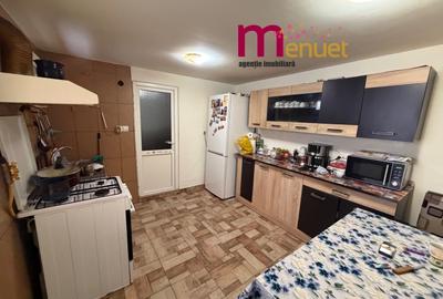 Apartament cu 3 camere semidecomandat în E3