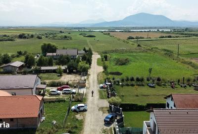 Casă cu 4 camere în Noua