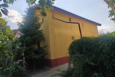 Casă cu 4 camere cu Teren 350 Mp în Central