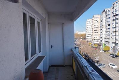 Apartament cu 3 camere decomandat, mobilat în 9 Mai - 14