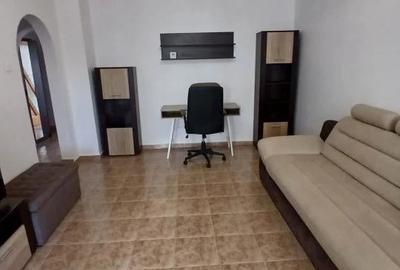 Apartament cu 3 camere decomandat în Ștefan cel Mare