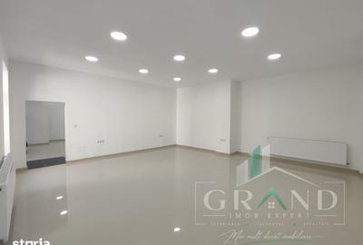 Spațiu comercial, de 90 mp, în Central