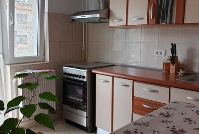 Apartament cu 2 camere decomandat în 5 Călărasi - 1