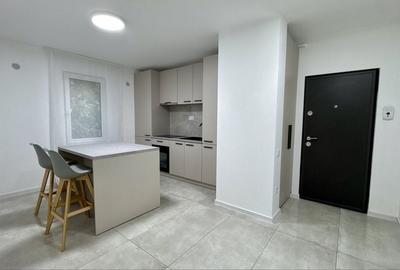 Apartament cu 2 camere decomandat în Cornișa