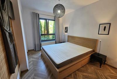 Apartament cu 3 camere decomandat, mobilat în Ultracentral