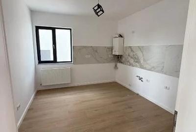 Casă cu Teren 300 Mp în Central