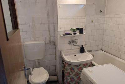 Apartament cu 2 camere decomandat, mobilat în Vest