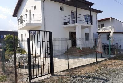 Casă cu 4 camere în Costinești