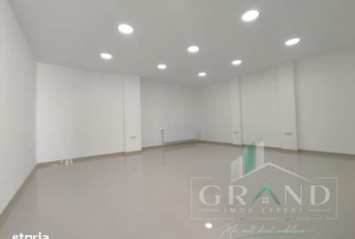 Spațiu comercial, de 90 mp, în Central - 4