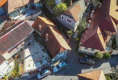 Casă individuală cu 2 camere cu Canalizare în Schei - 3
