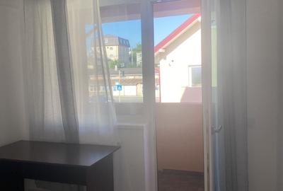 Apartament cu 2 camere în Podu Roș