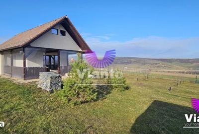 Casă cu 2 camere cu Teren 1300 Mp în Roșia