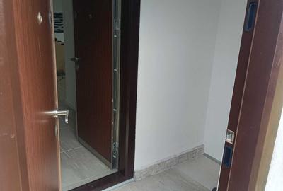 Apartament cu 3 camere decomandat în Exterior Vest - 2