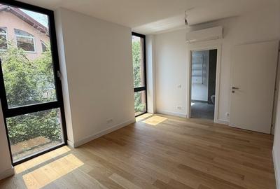 Casă cu 4 camere cu Teren 170 Mp în Central