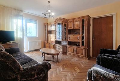 Apartament cu 3 camere semidecomandat, mobilat în Astra