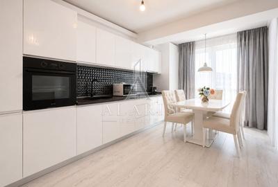 Apartament cu 3 camere semidecomandat, mobilat în Soarelui