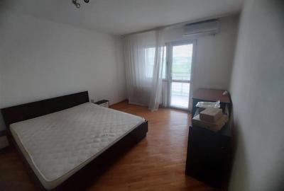 Garsonieră decomandată, mobilată în Gară