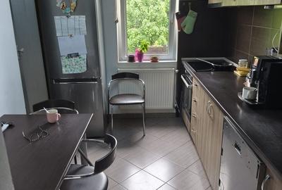 Apartament cu 2 camere semidecomandat, mobilat în Aradului