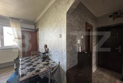 Apartament cu 3 camere semidecomandat în Central