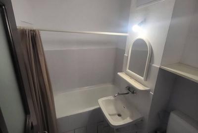 Apartament cu 2 camere decomandat în Cornișa