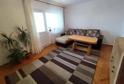 Apartament cu 3 camere decomandat în Girocului