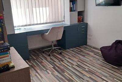 Apartament cu 2 camere decomandat în Chinteni