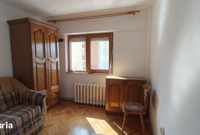 Apartament cu 3 camere decomandat în 14 Mai - 5