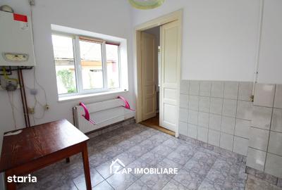 Casă cu 5 camere cu Teren 300 Mp în Ultracentral