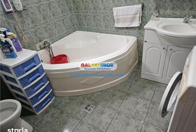 Casă cu 6 camere cu Teren 400 Mp în Central