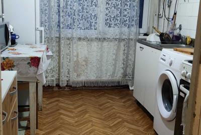 Apartament cu 3 camere semidecomandat în Cornișa - 3
