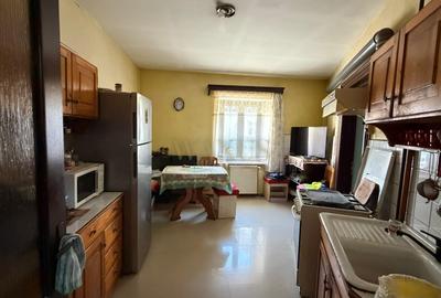 Casă individuală cu 3 camere cu Canalizare în Central - 3