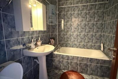 Apartament cu 4 camere decomandat în Traian
