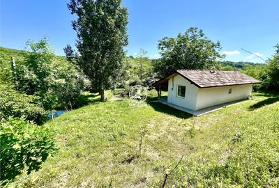 Casă cu 2 camere decomandat cu Teren 950 Mp în Probota