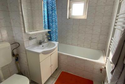 Apartament cu 3 camere decomandat în Alfa