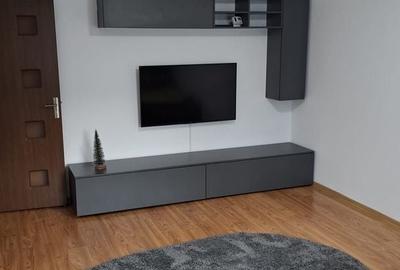 Apartament cu 2 camere decomandat, mobilat în Apărătorii Patriei