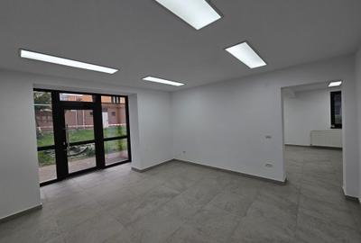 Spațiu comercial, de 65 mp, în Central