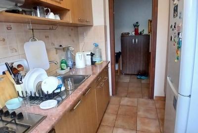 Apartament cu 4 camere decomandat în Alexandriei