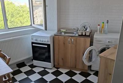 Garsonieră decomandată în Central