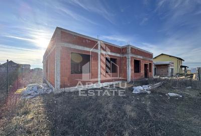 Duplex cu 8 camere cu Canalizare în Exterior Nord