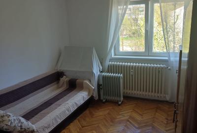 Apartament cu 2 camere decomandat în Calea București