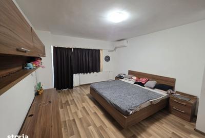 Garsonieră decomandată în Tei