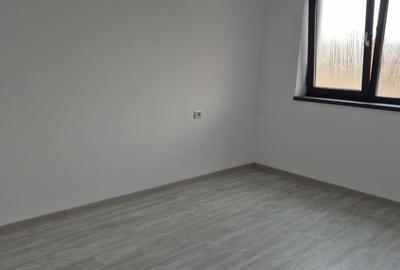 Casă cu 3 camere în Ciurbești - 2