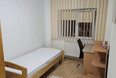 Apartament cu 4 camere decomandat în Florești - 2