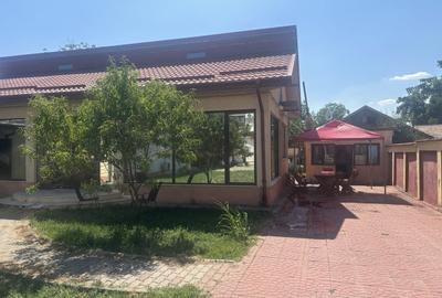 Spațiu comercial, de 200 mp, în Central