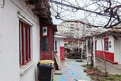 Casă cu Teren 433 Mp în Dacia