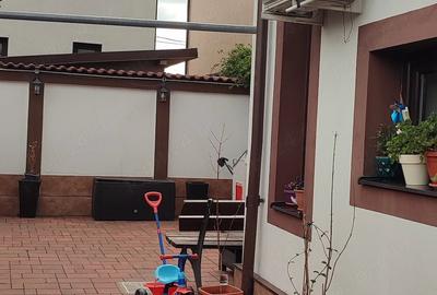Casă cu 3 camere cu Teren 300 Mp în Central - 1