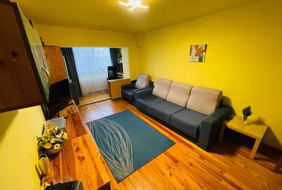 Apartament cu 2 camere decomandat în Republicii